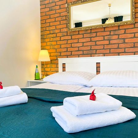 H&T Old Town Szeroka 24 Apartment Гданск Екстериор снимка