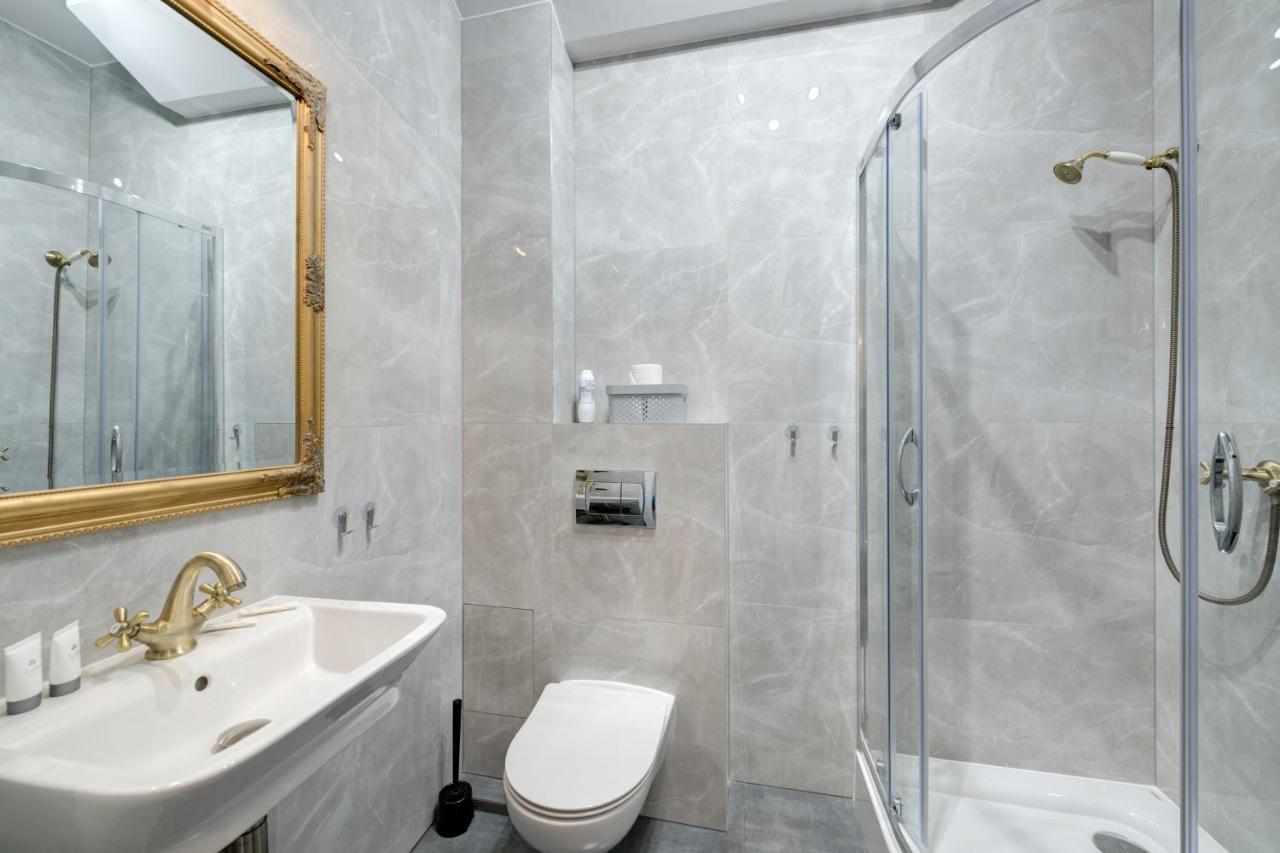 H&T Old Town Szeroka 24 Apartment Гданск Екстериор снимка